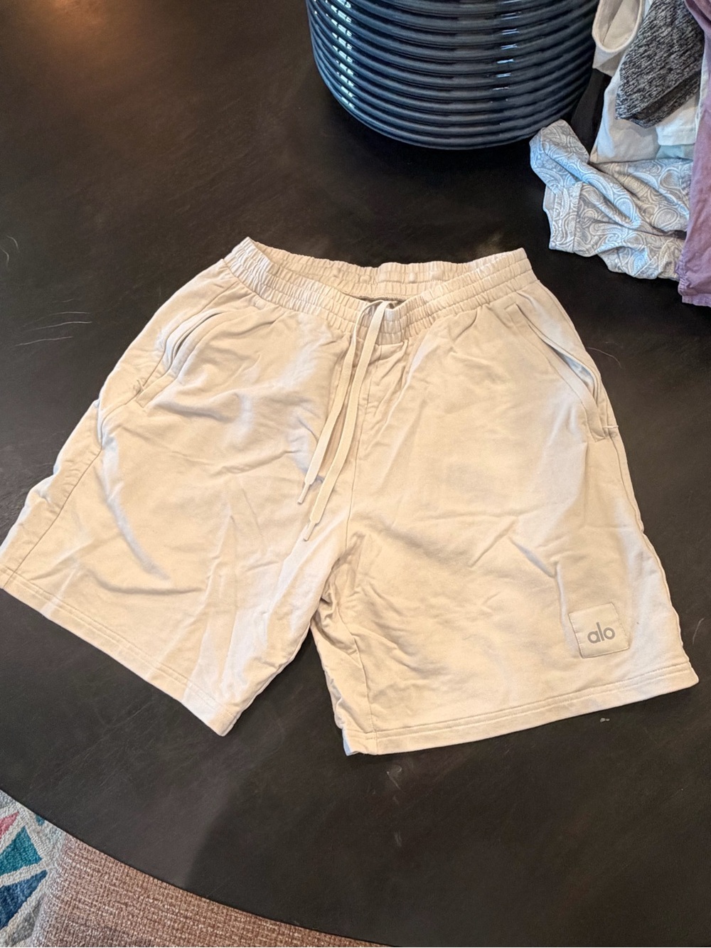 ALO Yoga Men’s Light Beige Drawstring Athletic Shorts